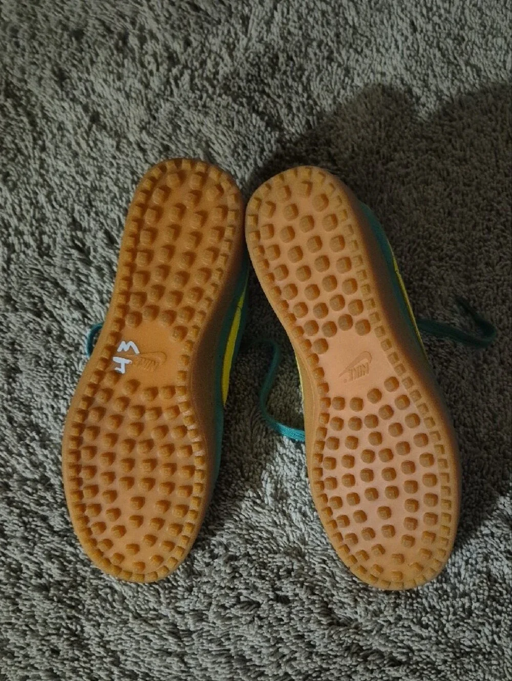 Nike Green & Yellow Low-Profile Sneakers